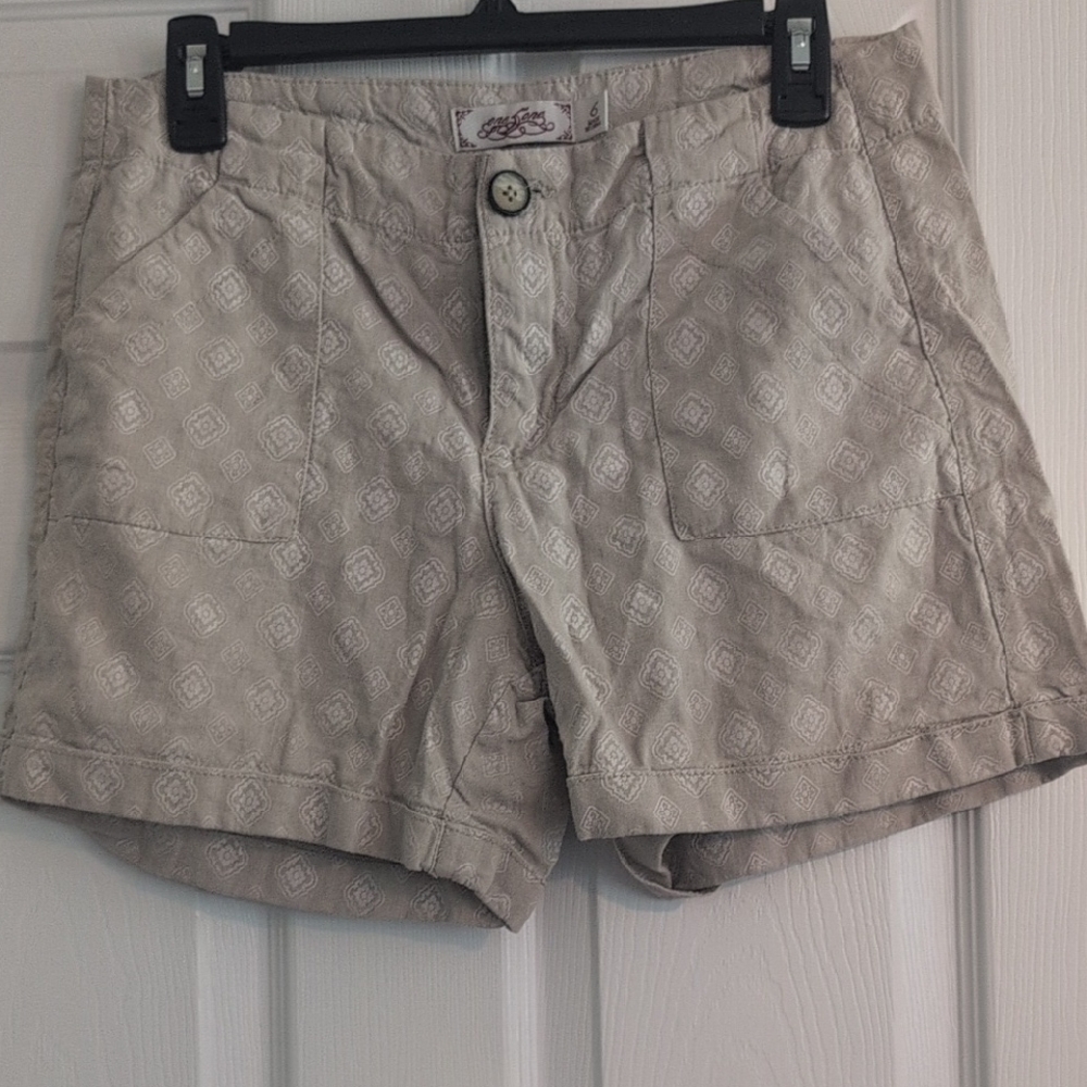 one 5 one Beige Patterned Women Shorts